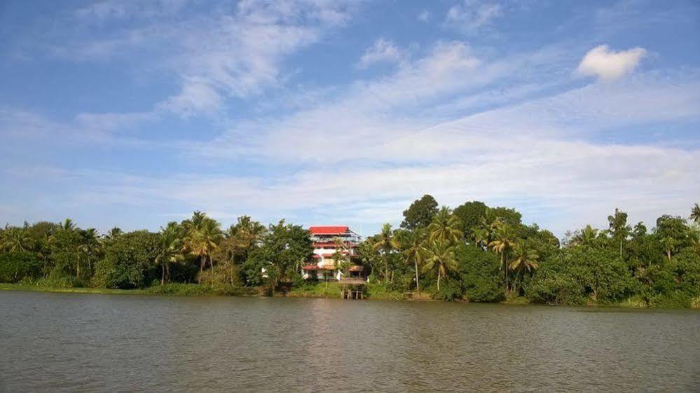 Pearl Spot Bed & Breakfast Nedumbassery Exterior foto